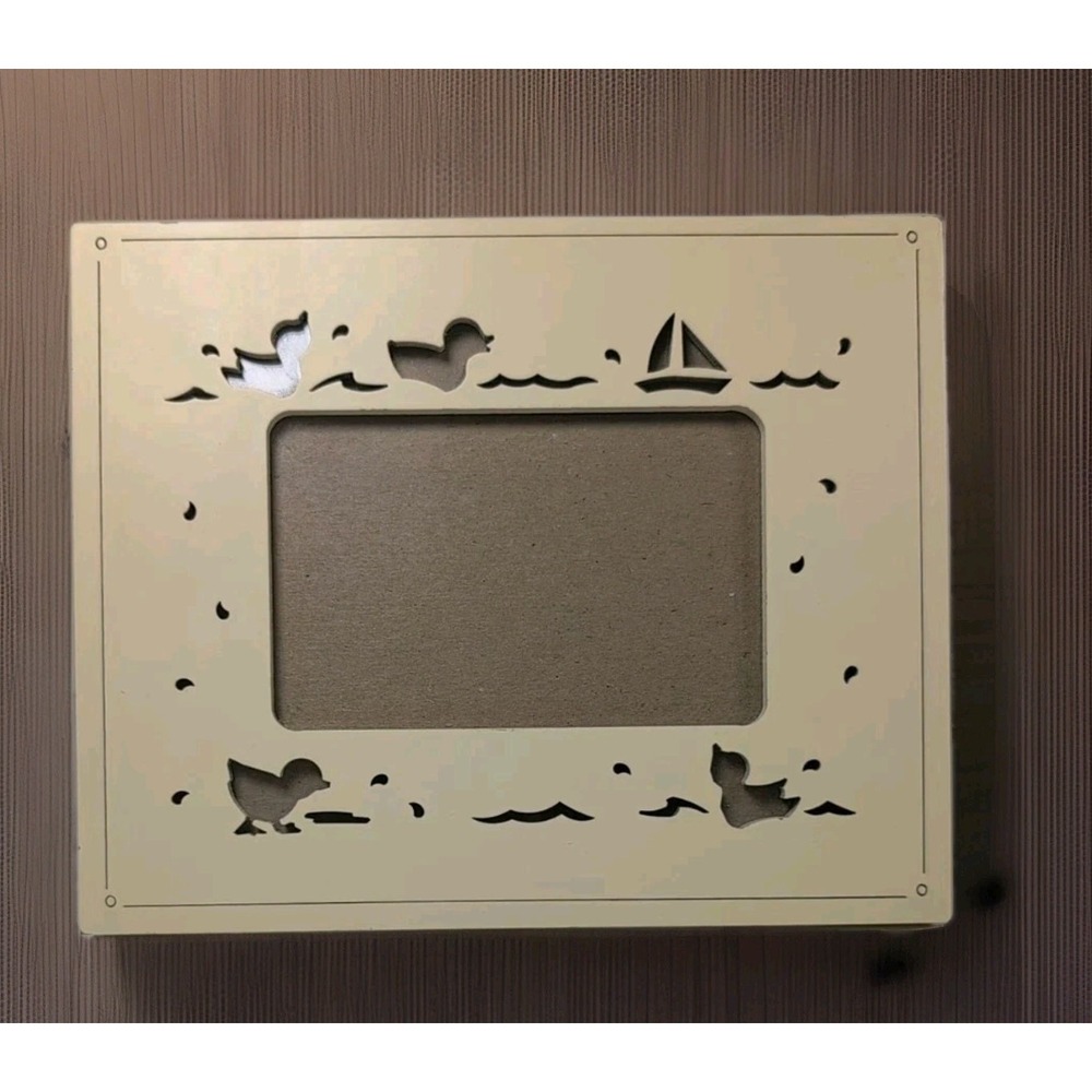 Vintage 1992 Amerigo Lasercraft Ducks Yellow Wood Standing Photo Frame 3" x 4.5"